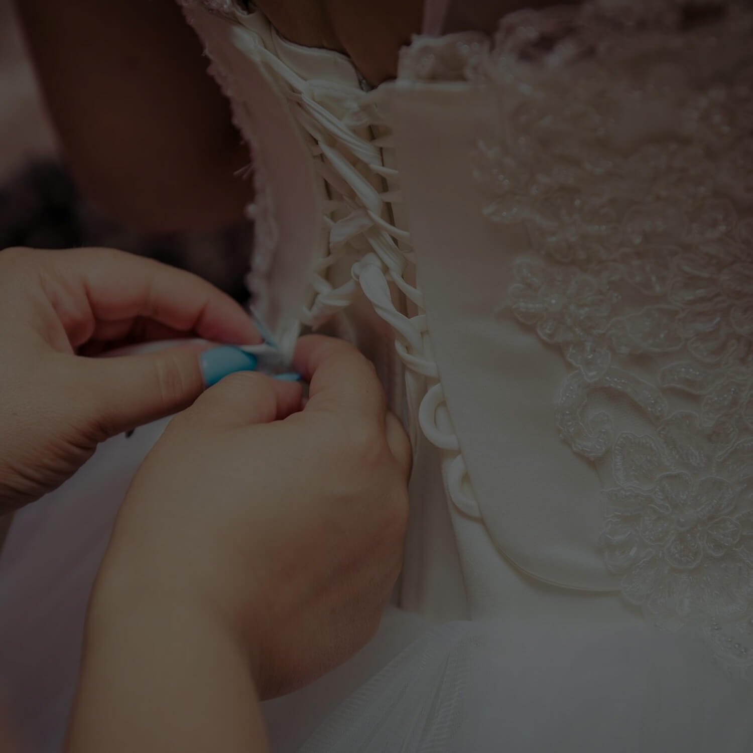 White dress. Mobile image